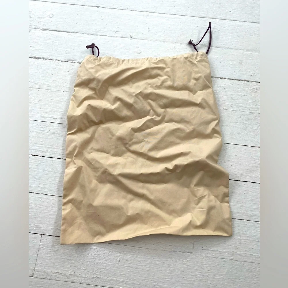 Glory Chen dust bag